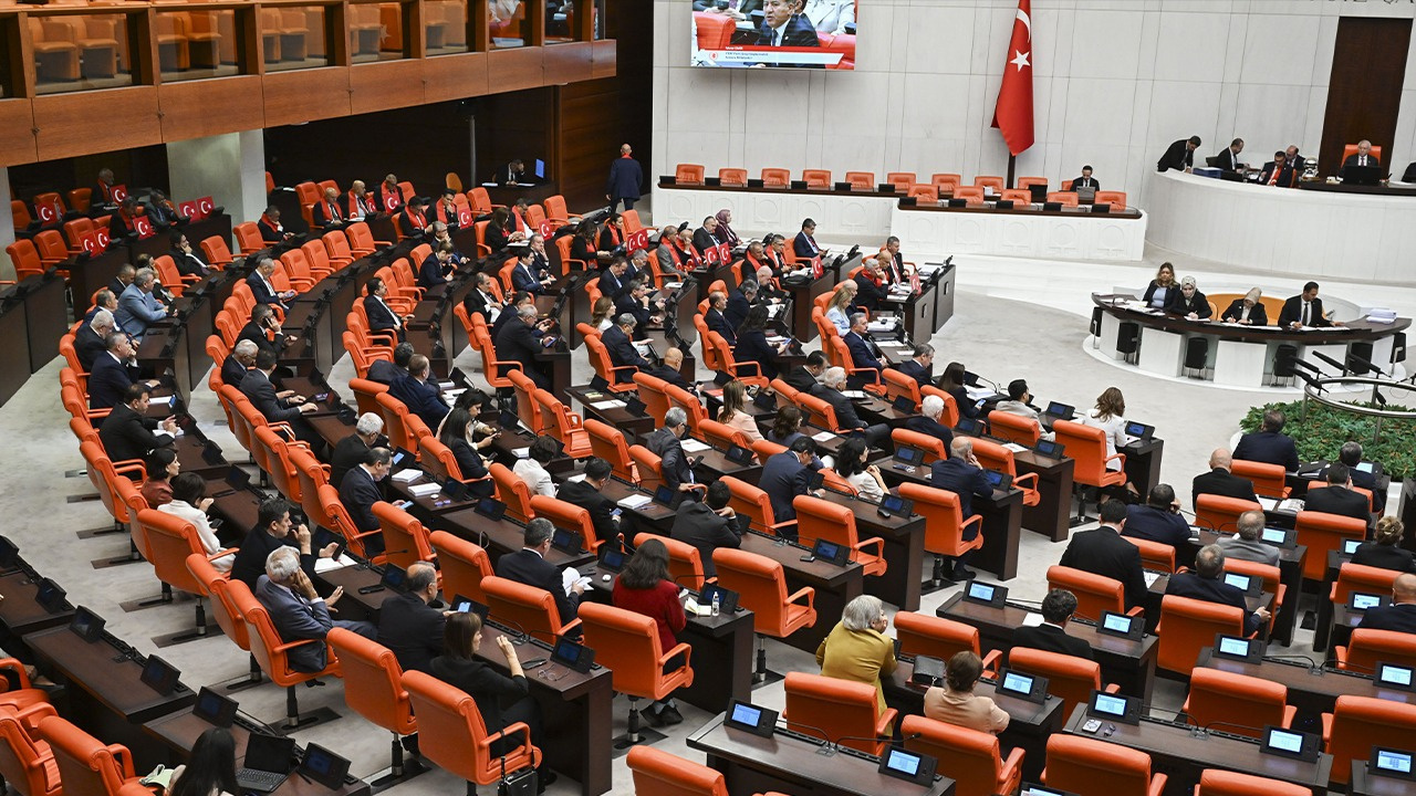 Hüseyin Özkahraman yazdı! Kırılma noktası: Demokrasi mi yeniden tasarım mı?
