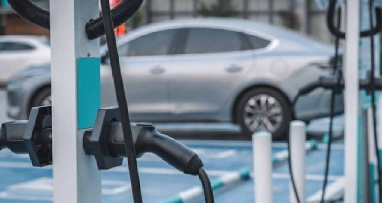 Elektrikli araçlarda tarihi kırılma: Hibritlerden daha ucuz hale geldi