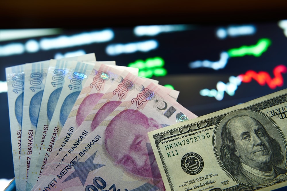Dolar/TL Yükselişte: Piyasalarda Neler Oluyor?